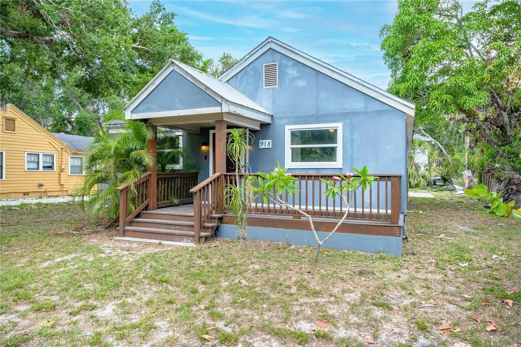 918 17th Street W Bradenton FL 34205