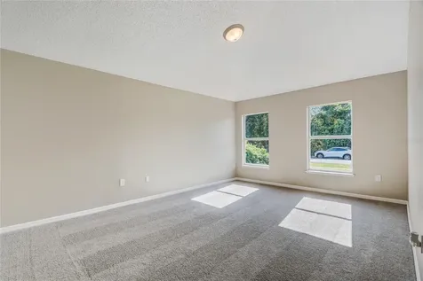 556 Battersea Avenue Deltona FL 32738
