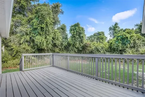 556 Battersea Avenue Deltona FL 32738