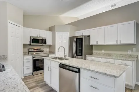 556 Battersea Avenue Deltona FL 32738