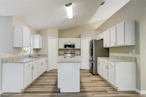 556 Battersea Avenue Deltona FL 32738