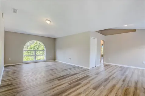 556 Battersea Avenue Deltona FL 32738