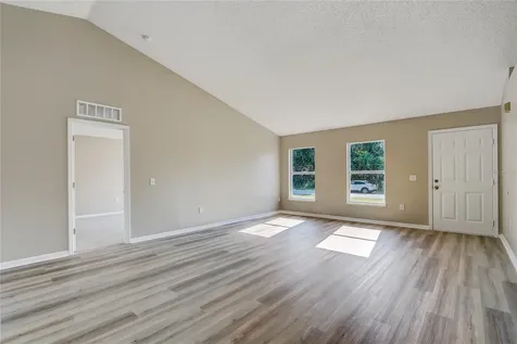 556 Battersea Avenue Deltona FL 32738