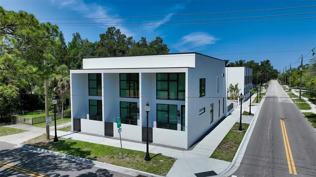 945 N Osprey Avenue Sarasota FL 34236