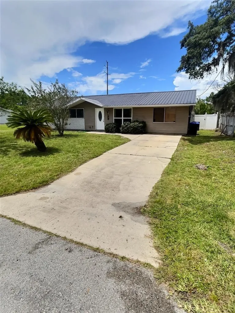 1826 1st Avenue Deland FL 32724