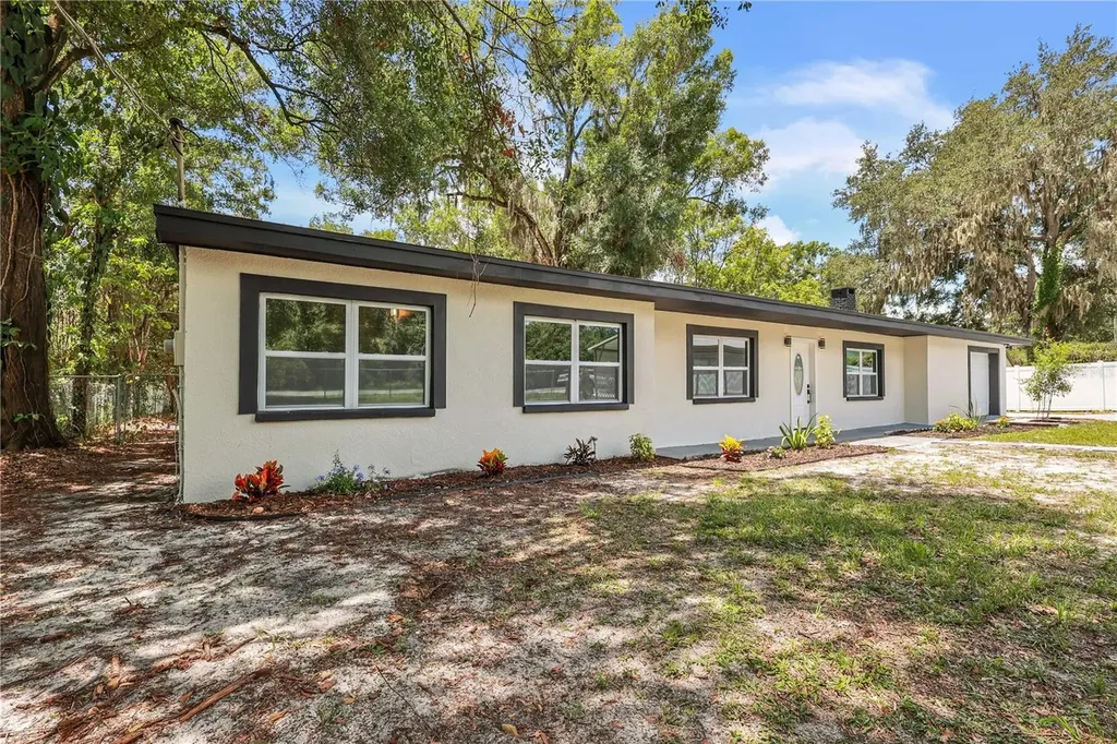 10107 E Ellicott Street Tampa FL 33610