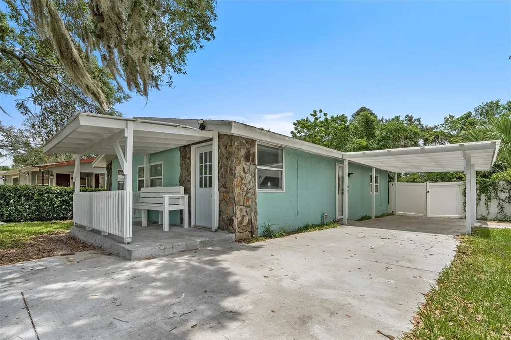8307 N Greenwood Avenue Tampa FL 33617