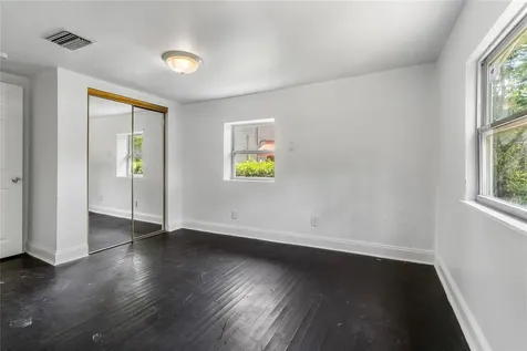 8307 N Greenwood Avenue Tampa FL 33617