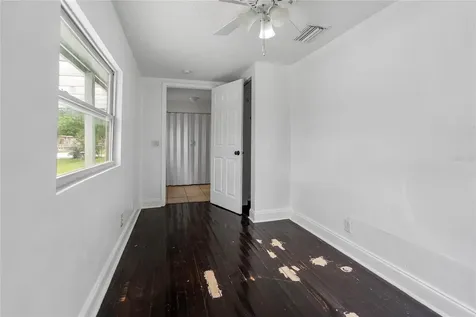 8307 N Greenwood Avenue Tampa FL 33617