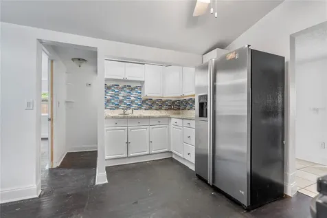 8307 N Greenwood Avenue Tampa FL 33617