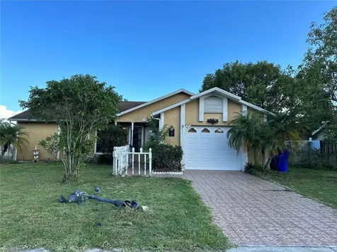 1526 Colony Avenue Kissimmee FL 34744