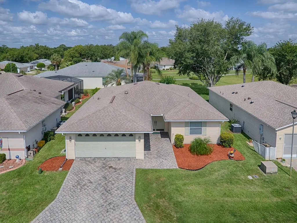 32807 Crooked Oaks Lane Leesburg FL 34748