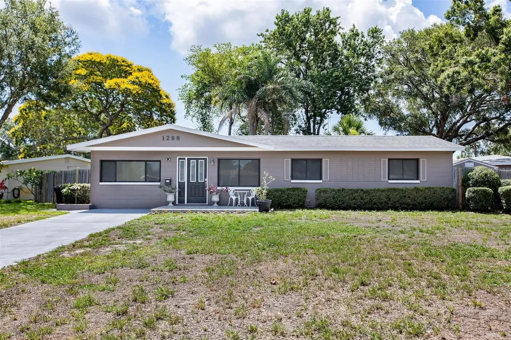 1298 61st Avenue N St Petersburg FL 33703