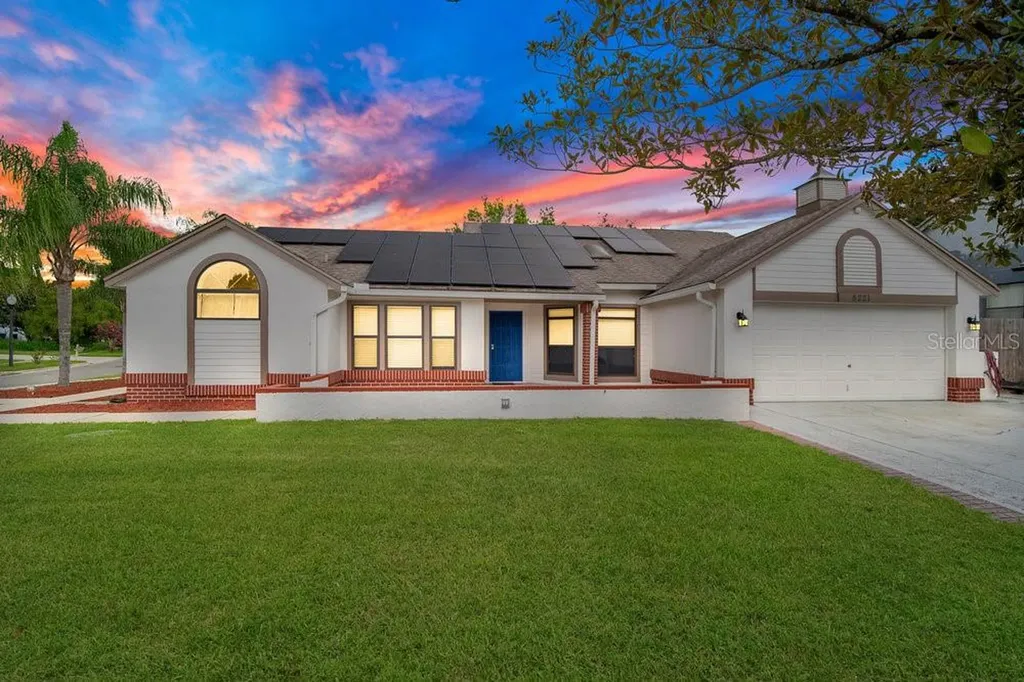 8221 Willowwood Street Orlando FL 32818