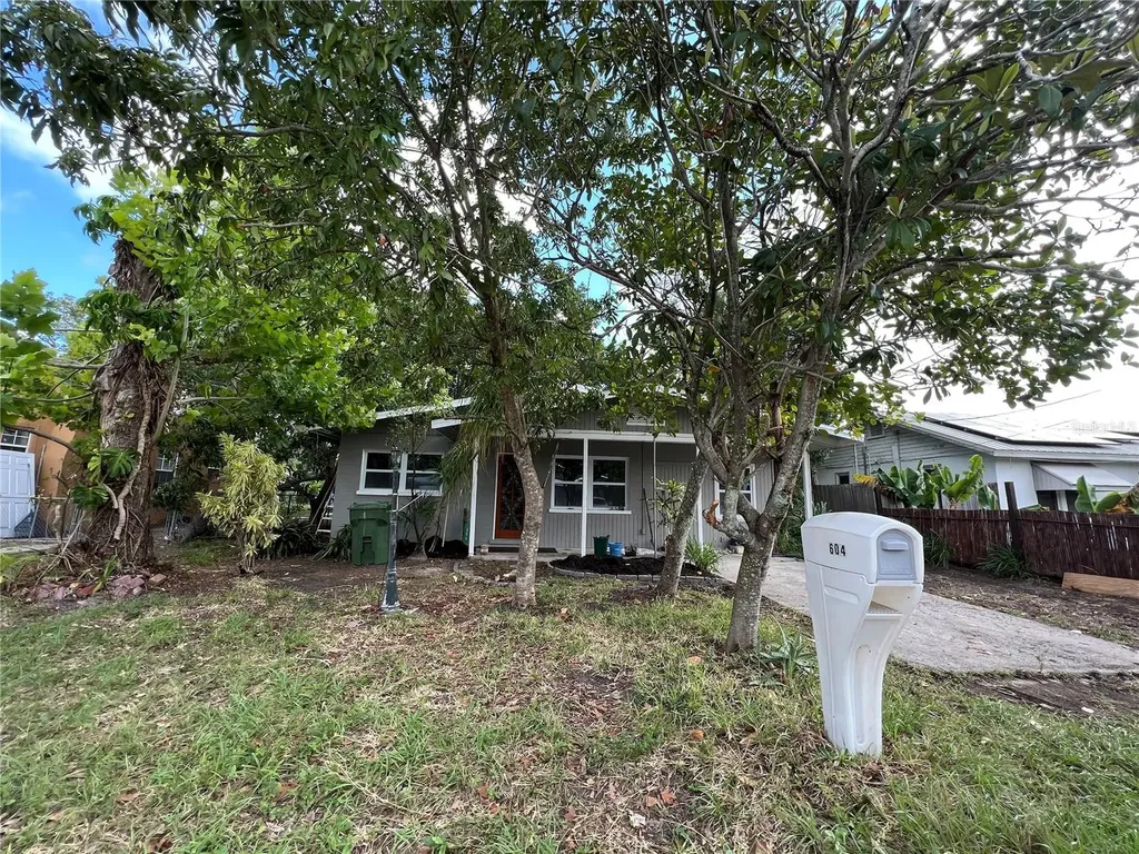 604 25th Avenue W Bradenton FL 34205