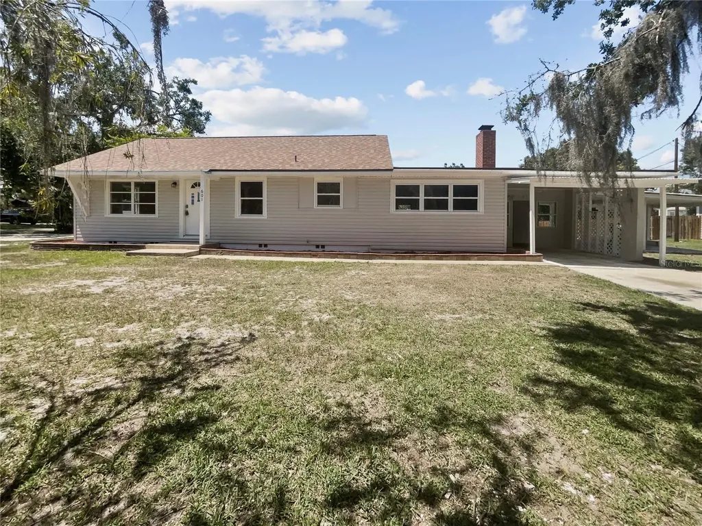 601 E Hazzard Avenue Eustis FL 32726