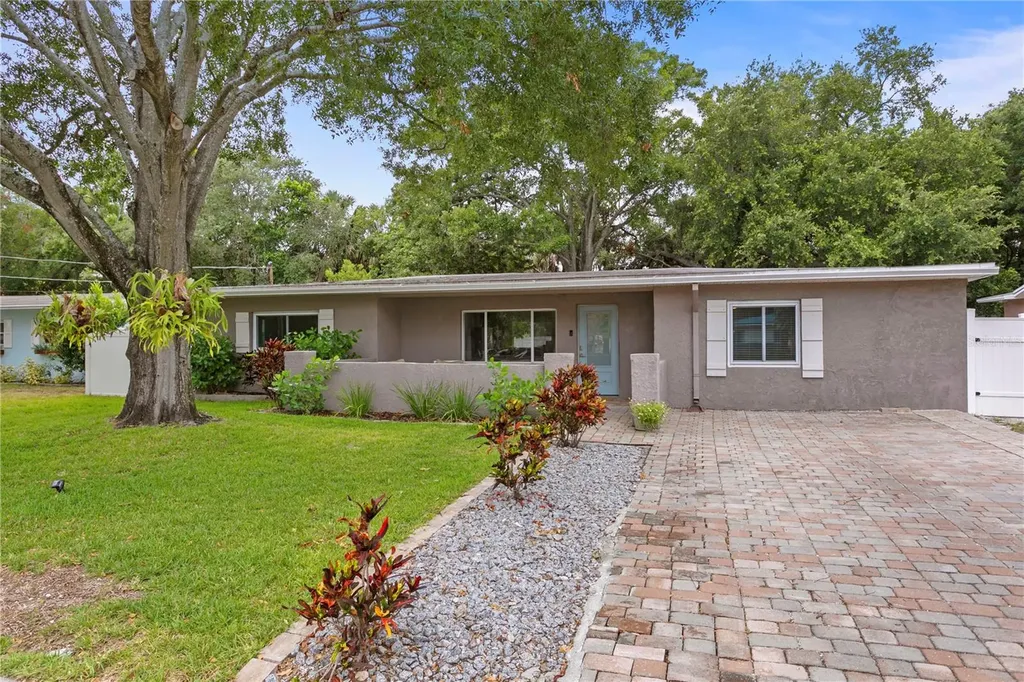 4605 S Lois Avenue Tampa FL 33611