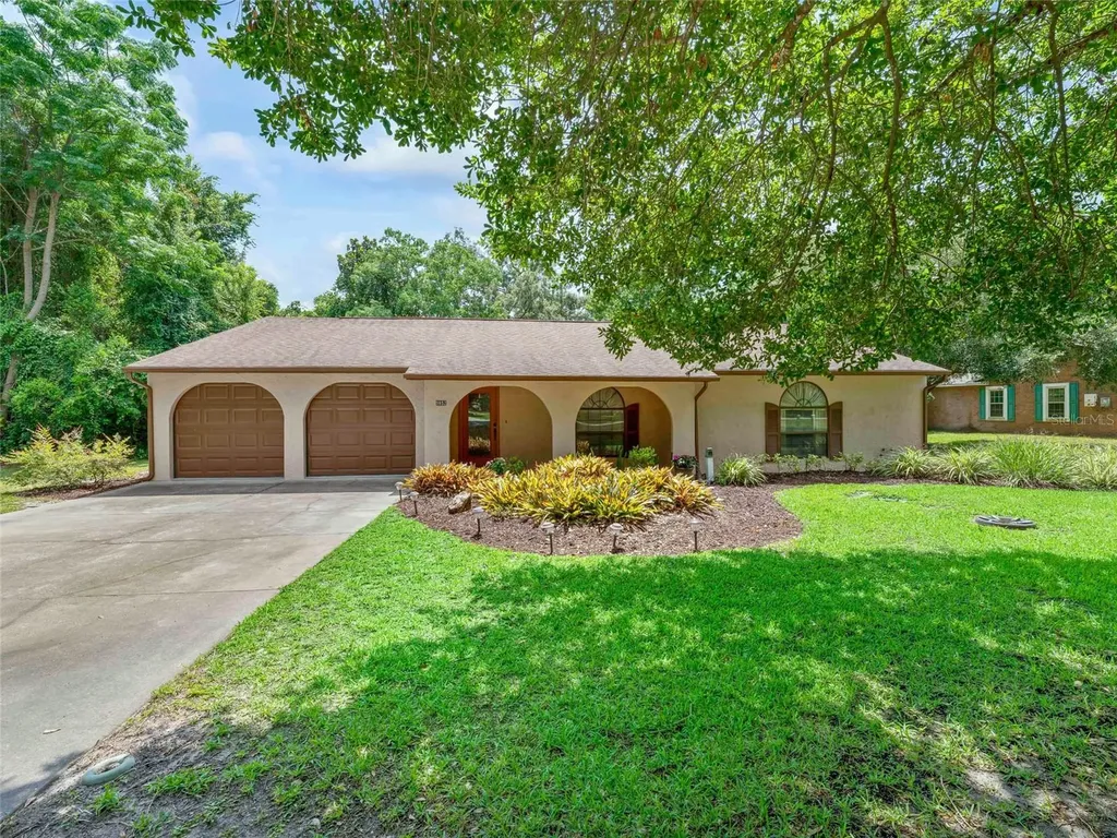 9852 Fairway Circle Leesburg FL 34788