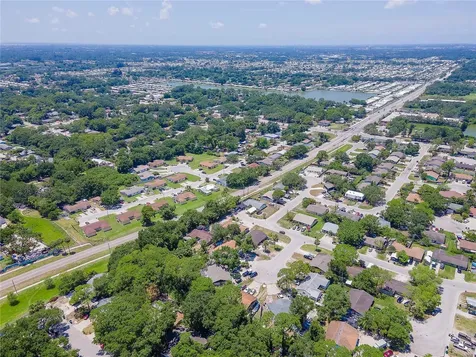 5804 9th Street Court E Bradenton FL 34203