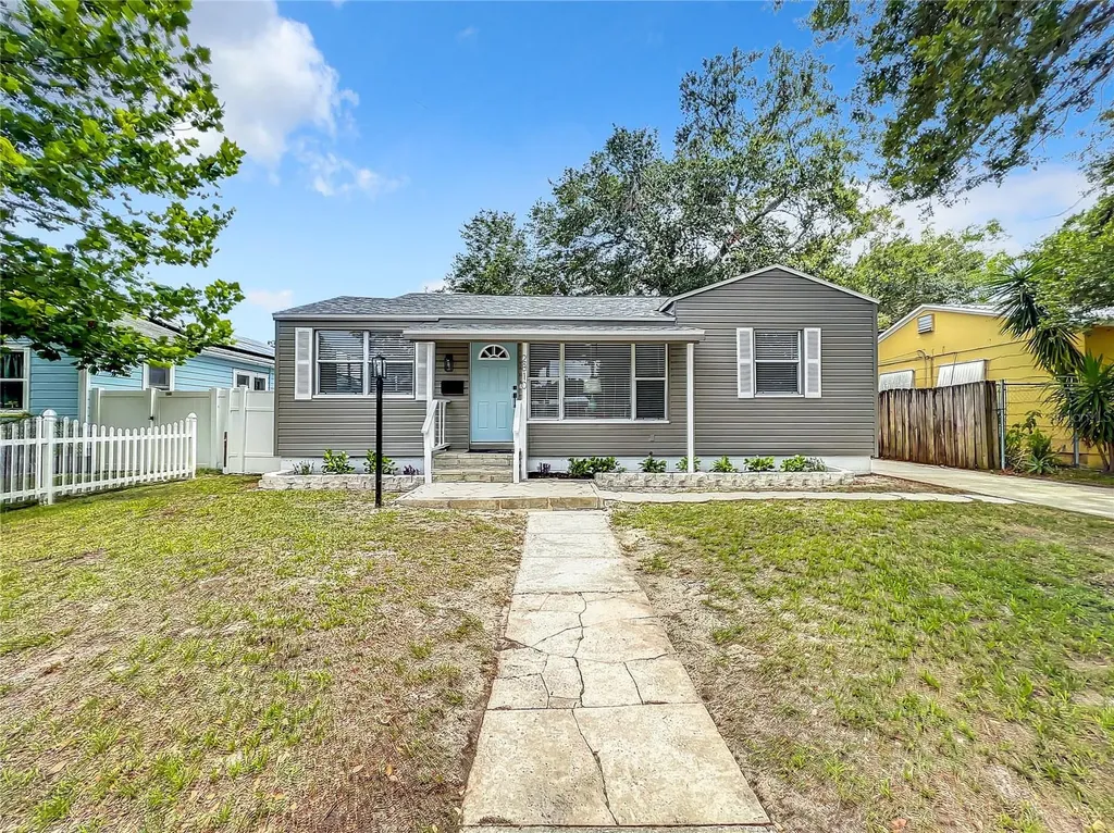 2810 11th Avenue N St Petersburg FL 33713