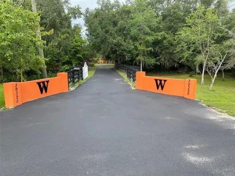 39325 County Road 452 Leesburg FL 34788