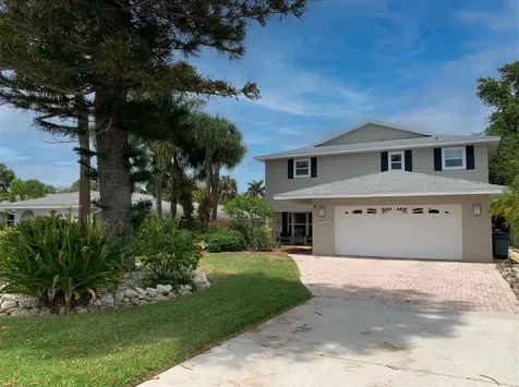 417 Island Circle Sarasota FL 34242