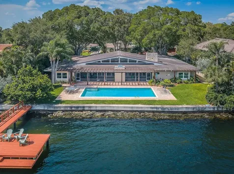 1355 Brightwaters Boulevard NE St Petersburg FL 33704