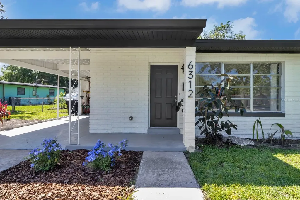 6312 Lyons Street Orlando FL 32807