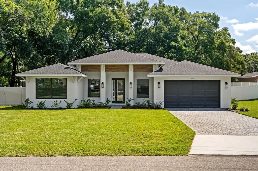 715 Saxby Avenue Orlando FL 32835