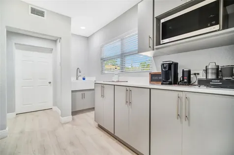 733 W Colonial Drive Orlando FL 32804