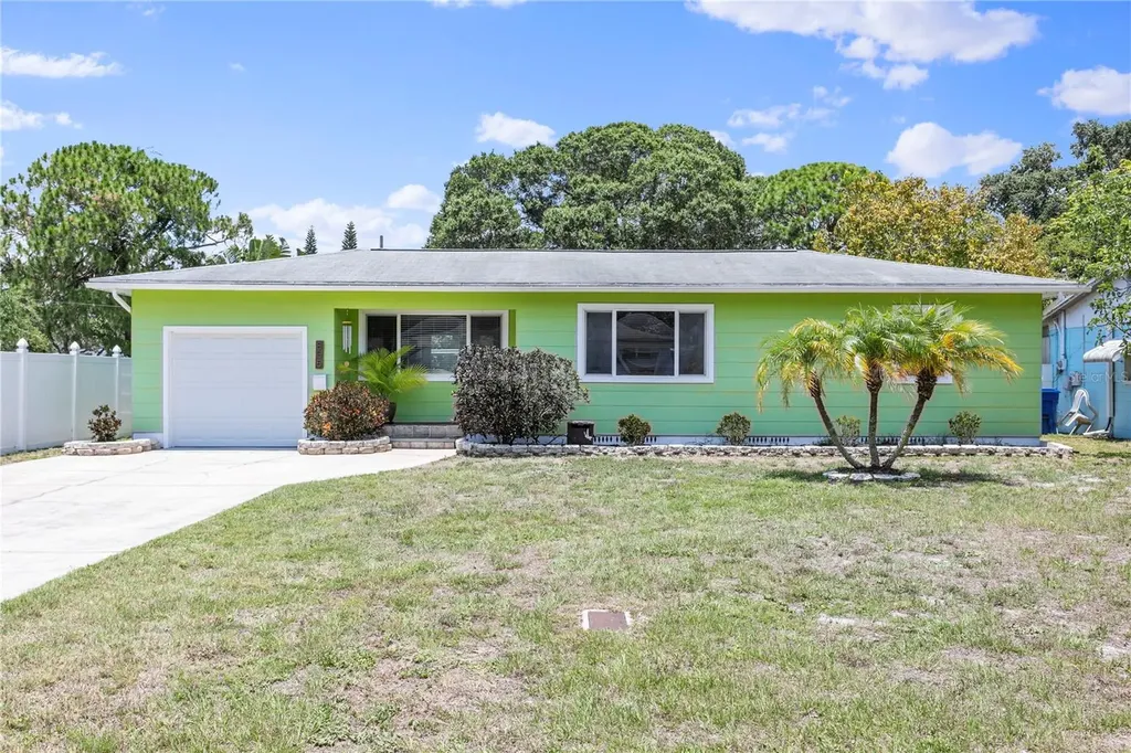855 75th Avenue N St Petersburg FL 33702