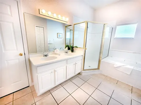 716 Lucaya Loop Davenport FL 33897