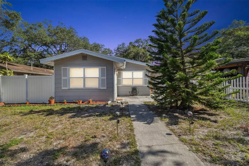 5155 40th Avenue N St Petersburg FL 33709