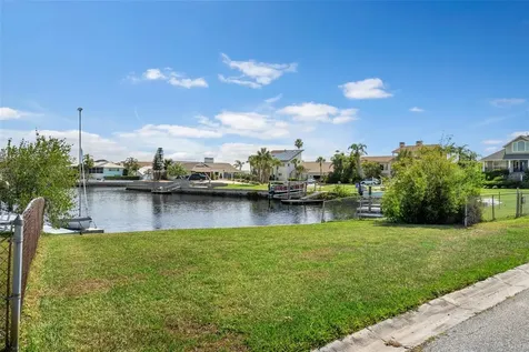 5650 Westshore Drive New Port Richey FL 34652