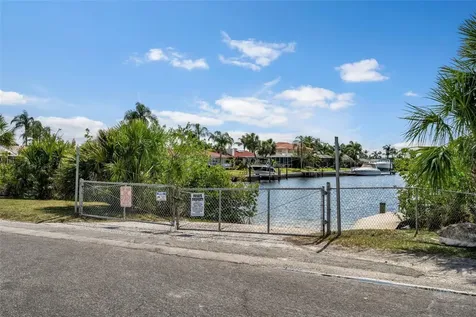 5650 Westshore Drive New Port Richey FL 34652