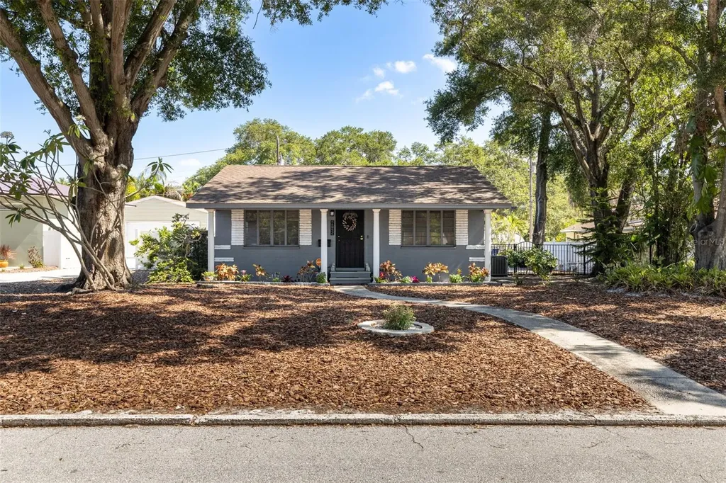 4725 Dartmouth Avenue N St Petersburg FL 33713