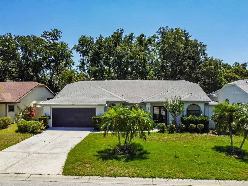 8405 Palm Lakes Court Sarasota FL 34243