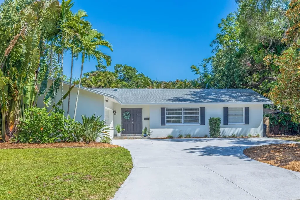 1200 Serpentine Drive S St Petersburg FL 33705