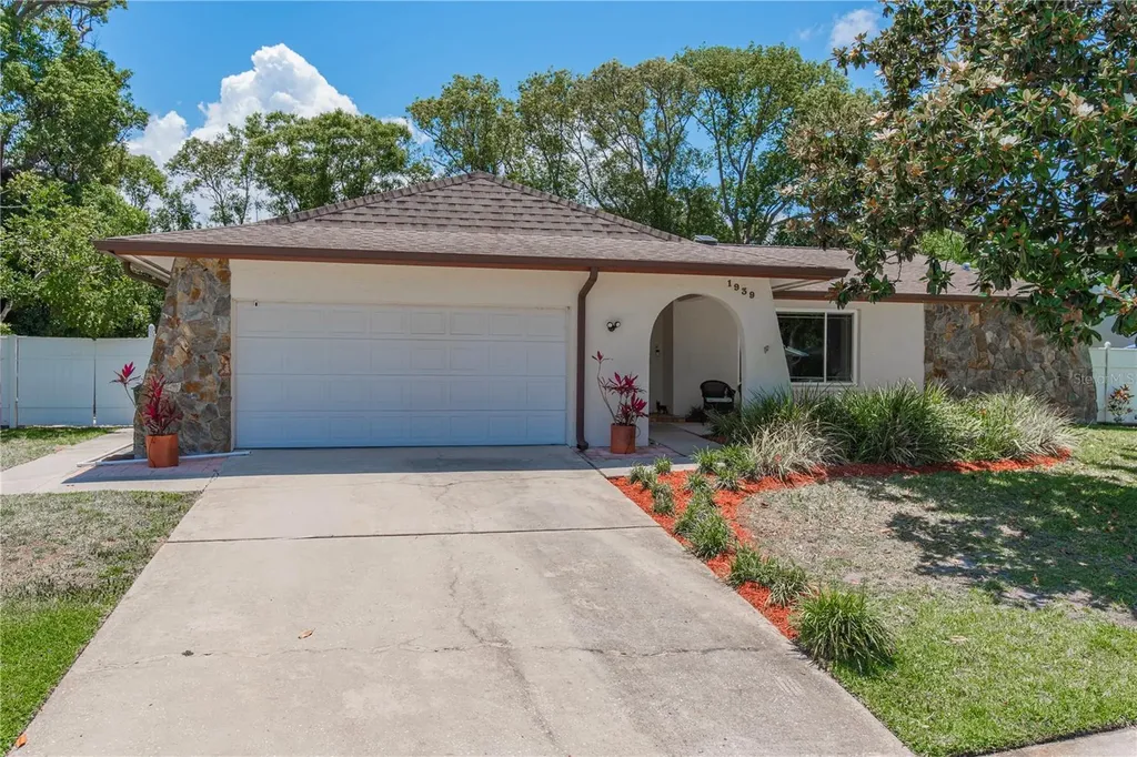 1939 Brae Moor Drive Dunedin FL 34698