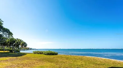 3923 Bay Shore Road Sarasota FL 34234