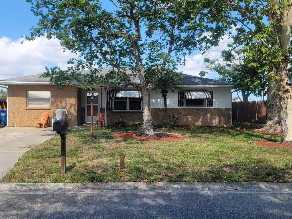 112 64th Street NE Bradenton FL 34208