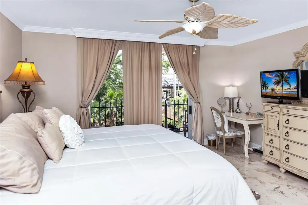 1212 Benjamin Franklin Drive Sarasota FL 34236