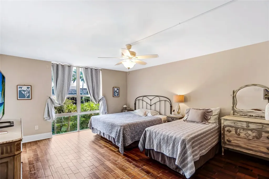 1212 Benjamin Franklin Drive Sarasota FL 34236
