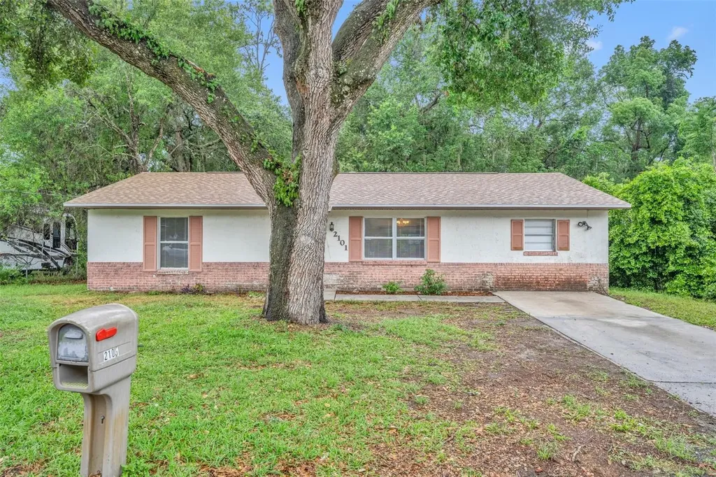 2101 Almond Street Orange City FL 32763