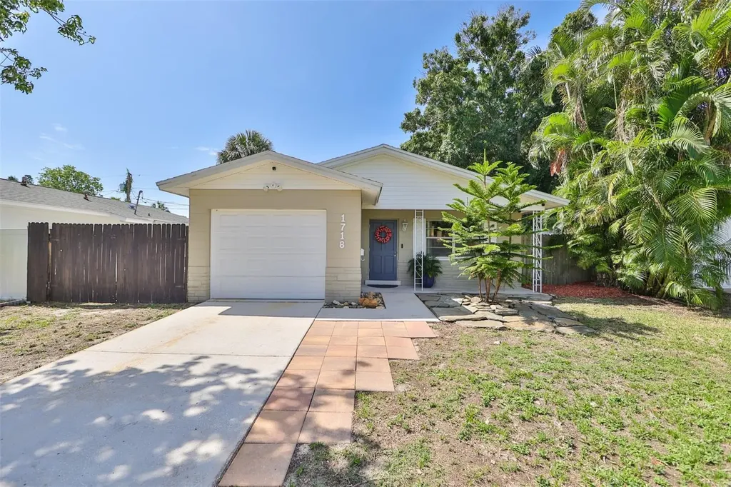 1718 Montana Avenue NE St Petersburg FL 33703