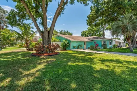 8702 Thornwood Lane Tampa FL 33615