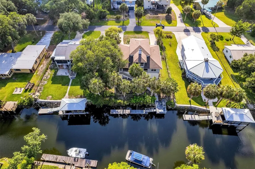 11 Palm Drive Yankeetown FL 34498