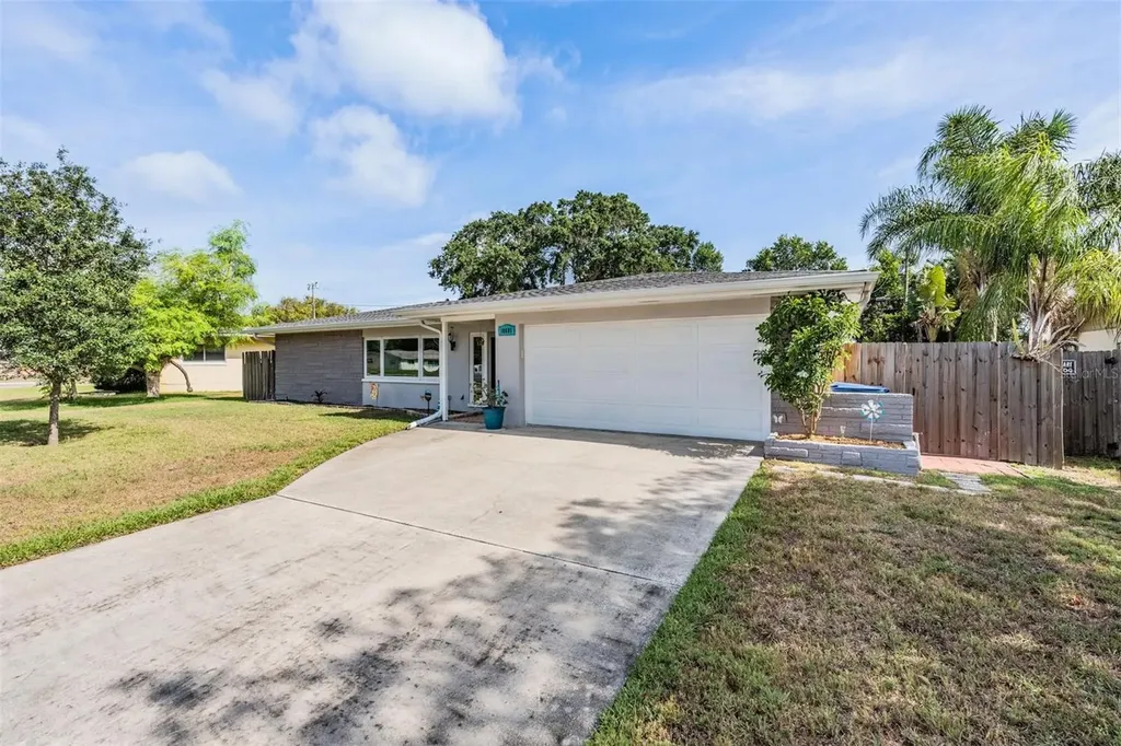 10885 101st Avenue Seminole FL 33772
