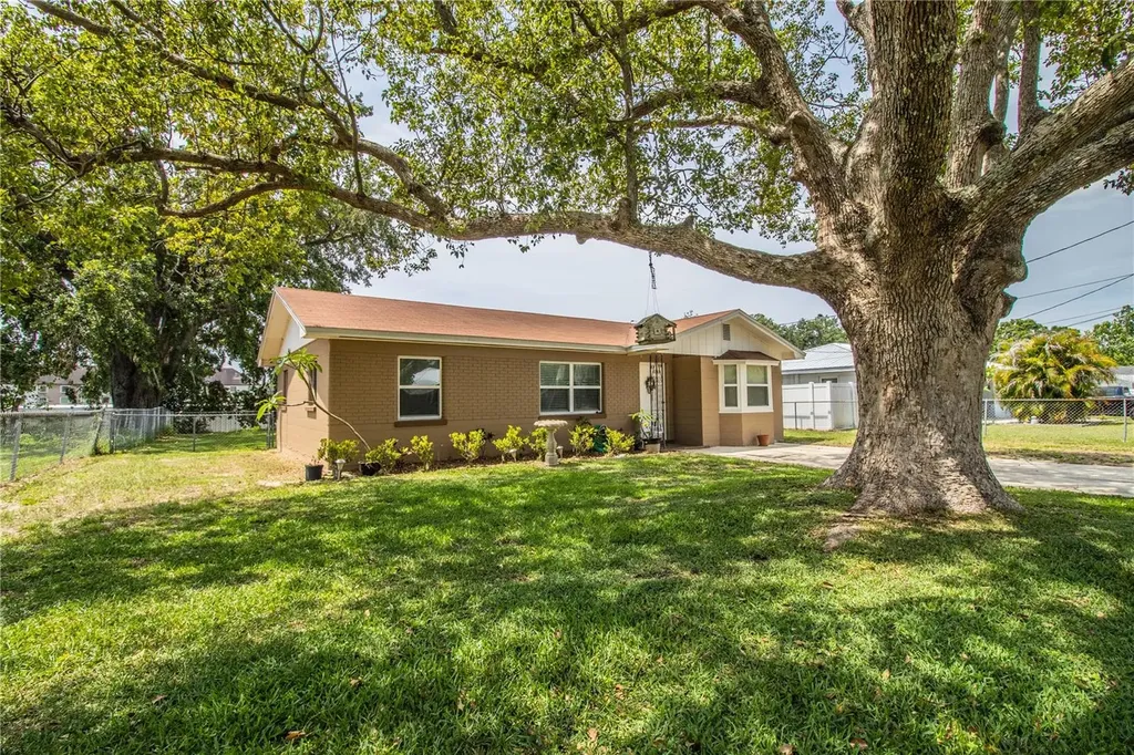 133 Anarece Avenue Auburndale FL 33823