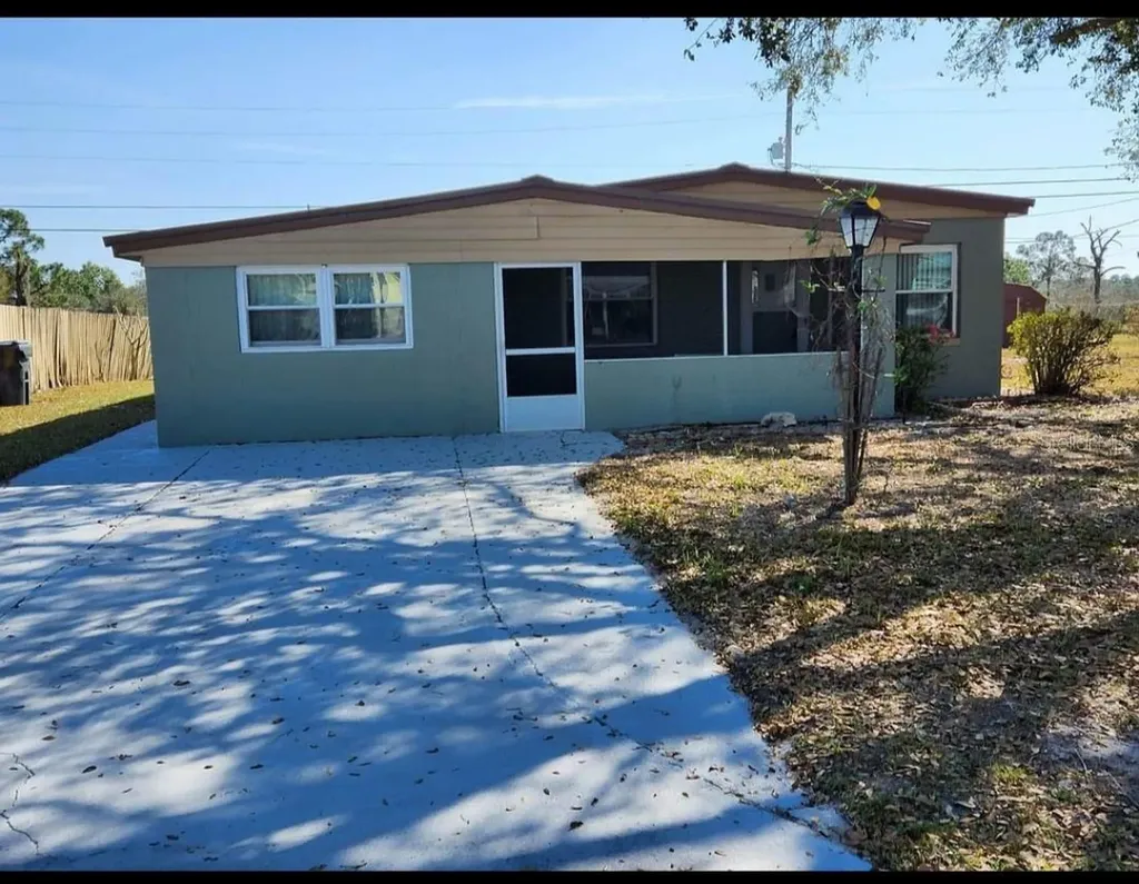 417 Walter Avenue Frostproof FL 33843